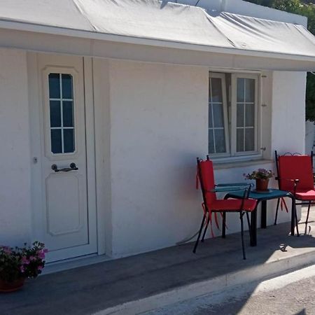 Sweet Home With Two Beds -One Single Room- With Beautiful View! Agia Marina  Bagian luar foto